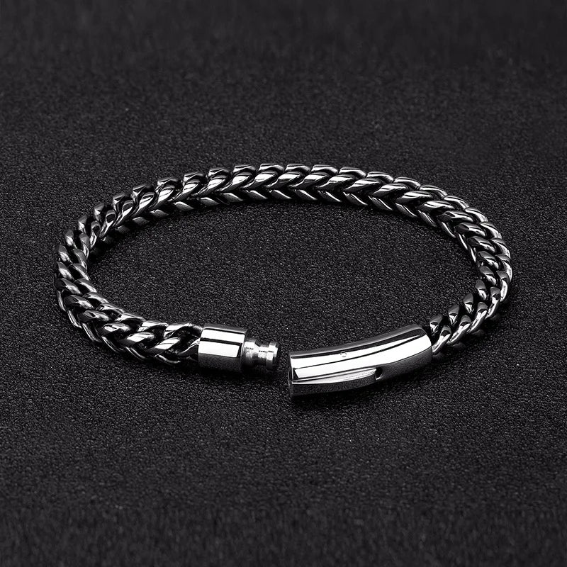 Pulsera de Acero Inoxidable Chapado en Oro 18K con Cierre Magnético