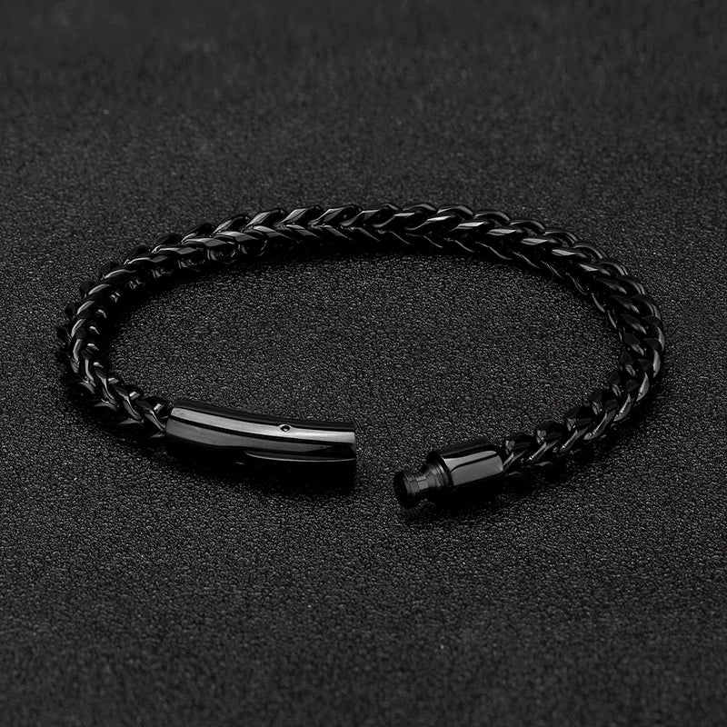 Pulsera de Acero Inoxidable Chapado en Oro 18K con Cierre Magnético