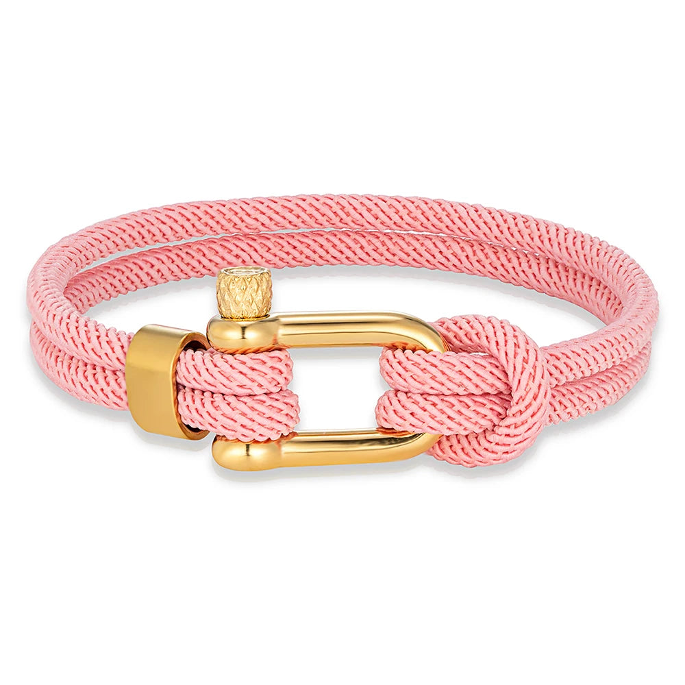 Pulsera de Doble Hebra con Grillete Dorado – Hecha a Mano