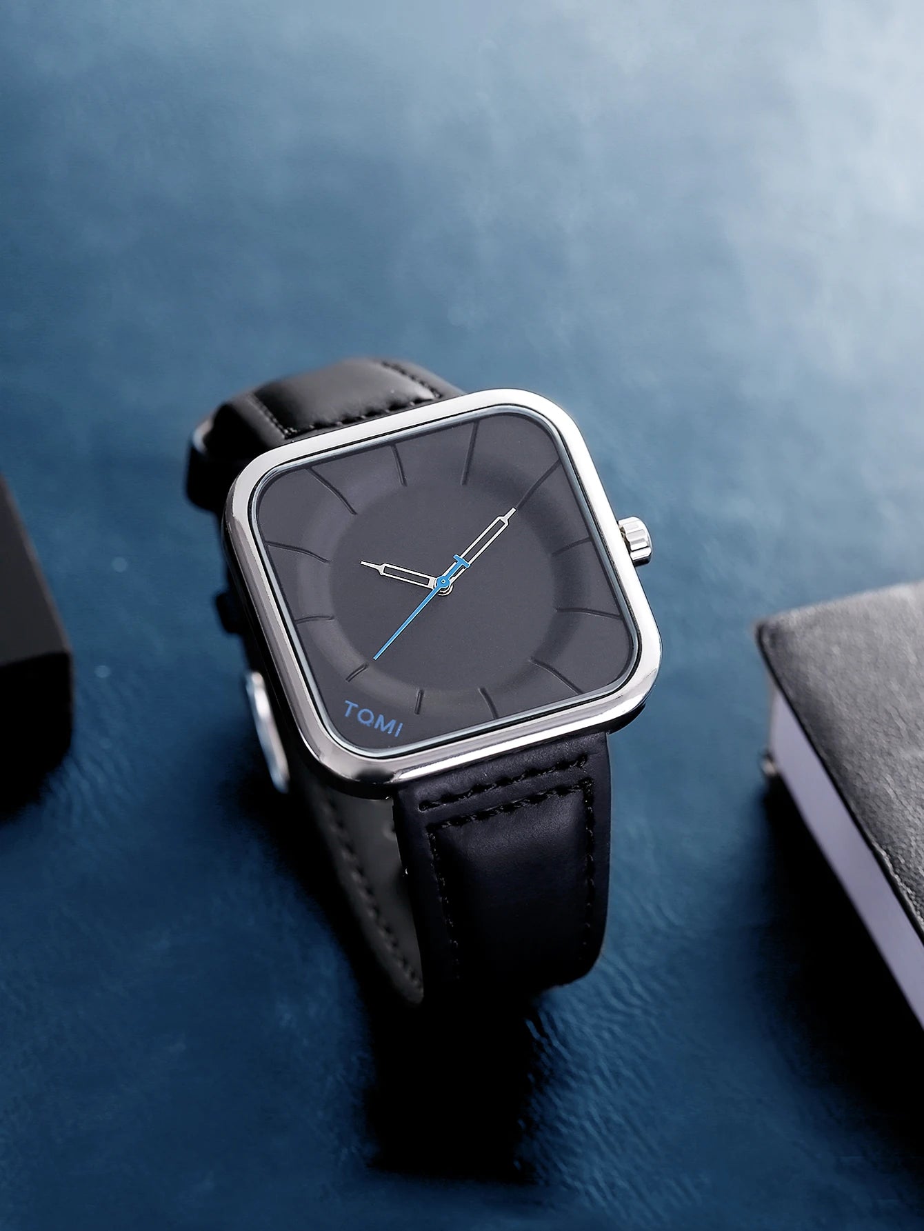 Reloj TOMI de cuarzo negro, diseño cuadrado elegante