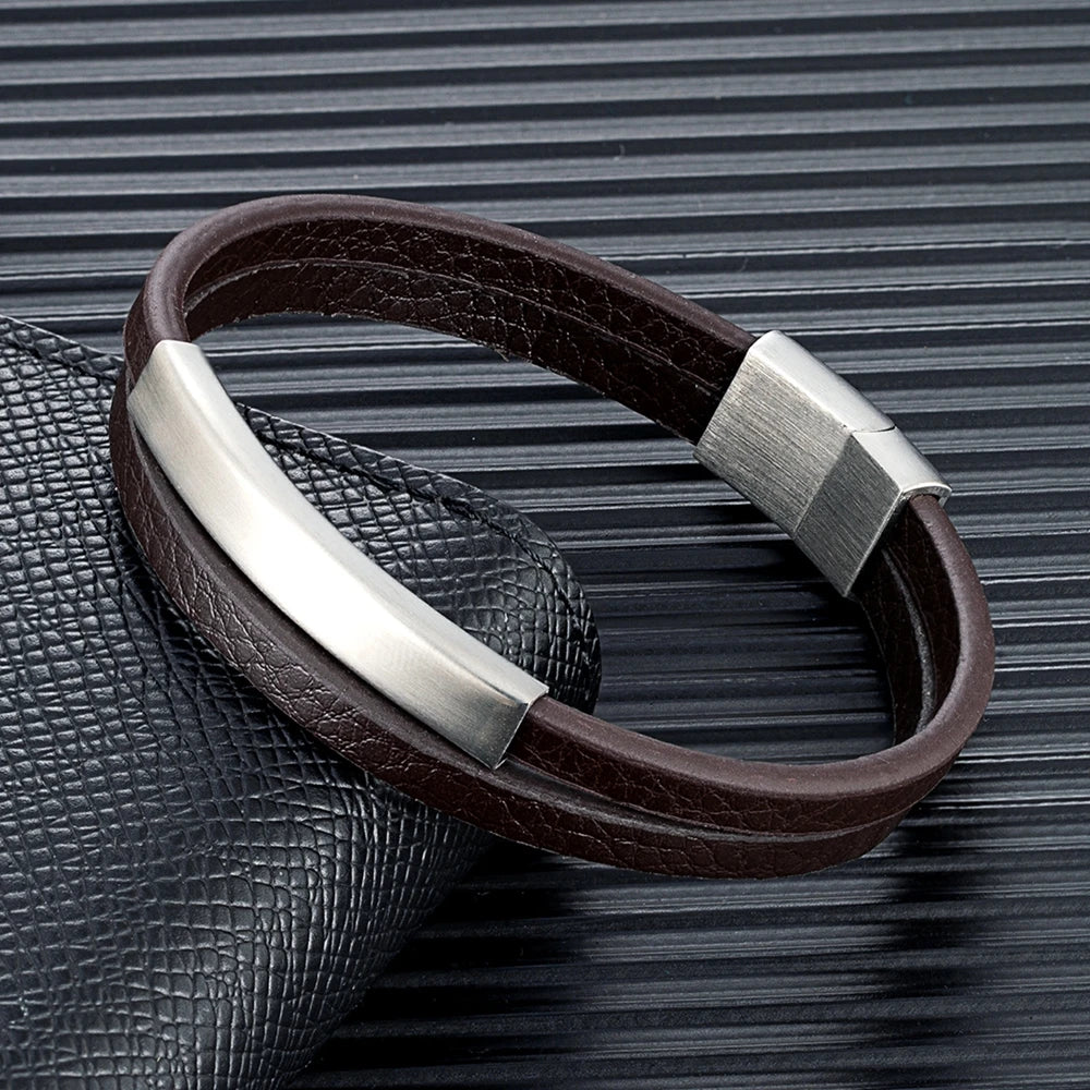 Pulsera de Cuero Trenzado Doble – Cierre Negro Mate de Acero Inoxidable