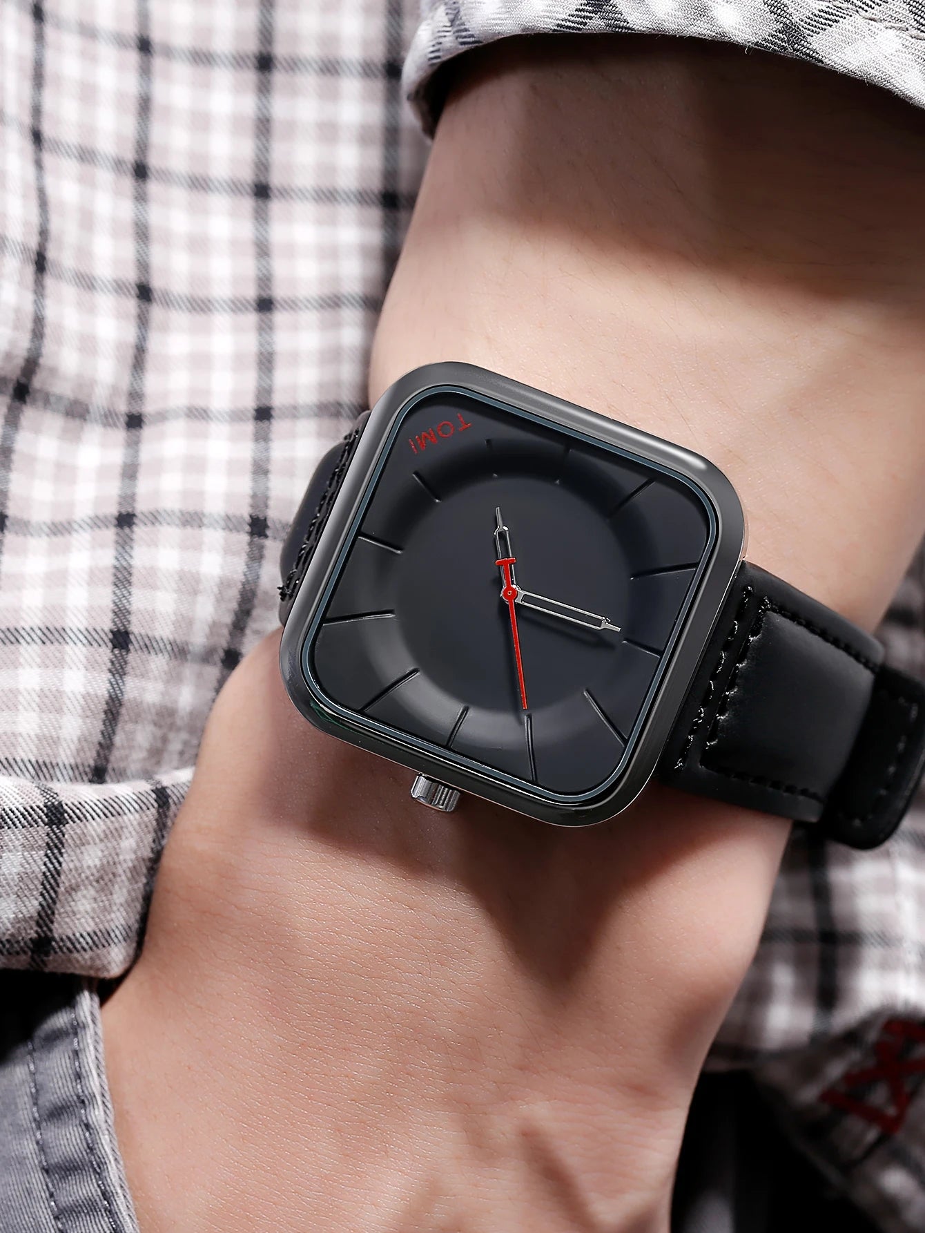 Reloj TOMI de cuarzo negro, diseño cuadrado elegante