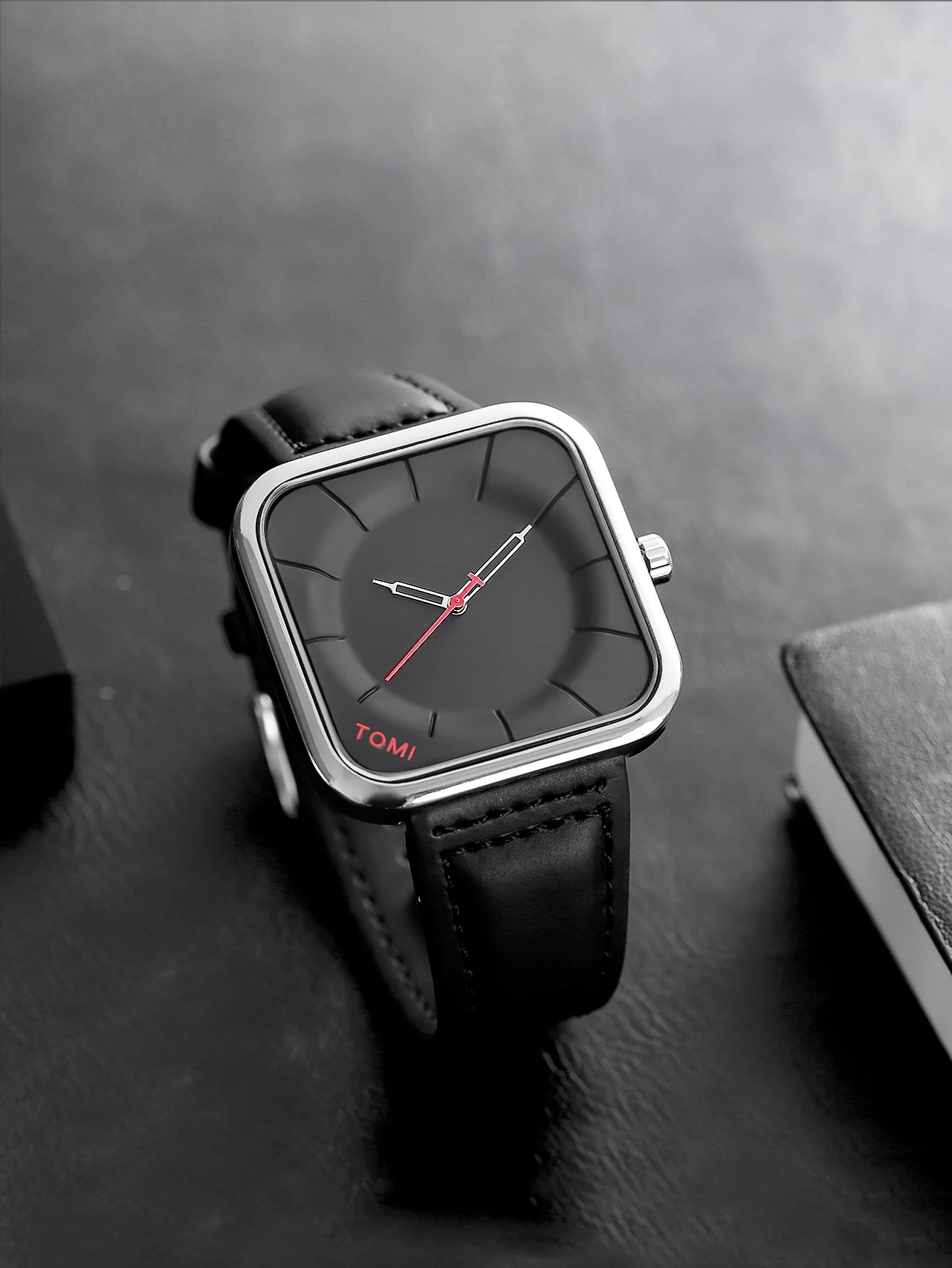 Reloj TOMI de cuarzo negro, diseño cuadrado elegante