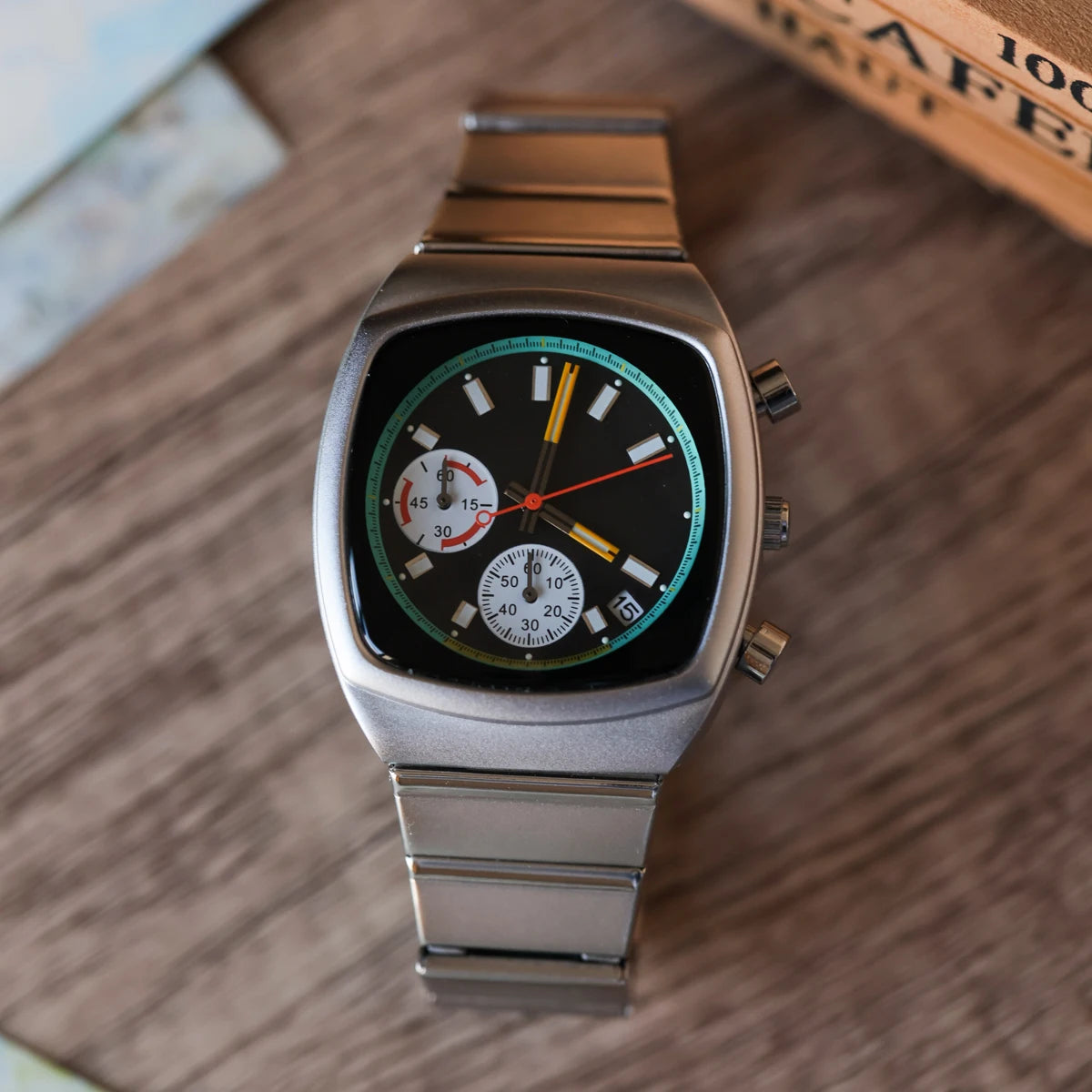 Reloj Deportivo Hombre CILOA – Diseño Wormhole, Esfera Grande